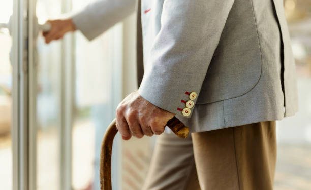 Ada 3 Cara yang Bisa Dicoba untuk Mengatasi Penyakit Parkinson, Salah Satunya Terapi!