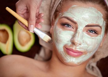 Cantik Berseri Tanpa Perlu Perawatan Mahal, Cek Tawaran Manfaat Masker Buah Alpukat untuk Kecantikan