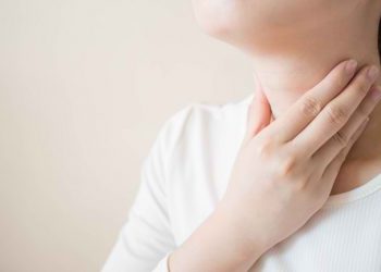 Bingung Cara Atasi Tenggorokan Gatal? Coba Lakukan 6 Cara ini