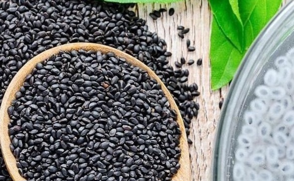 Makin Cantik, Biji Selasih Dapat Melembapkan Wajah, Cek Manfaat di Sini