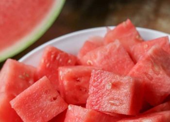 Simpel! Cara Membuat Makanan Enak Olahan Semangka, Cobain Resep Salad Buah Ini