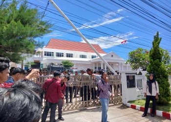 Massa Demo Geruduk Kanwil BPN Bengkulu, Soroti Konflik Agraria dan Penembakan Petani Bengkulu Selatan