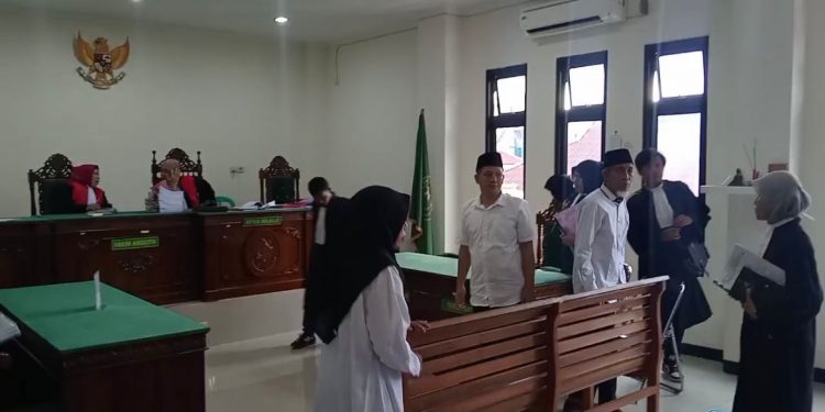 Anggota DPRD Benteng dan Eks Perangkat Desa Rindu Hati Jalani Sidang Perdana, Korupsi DD Rp893 Juta
