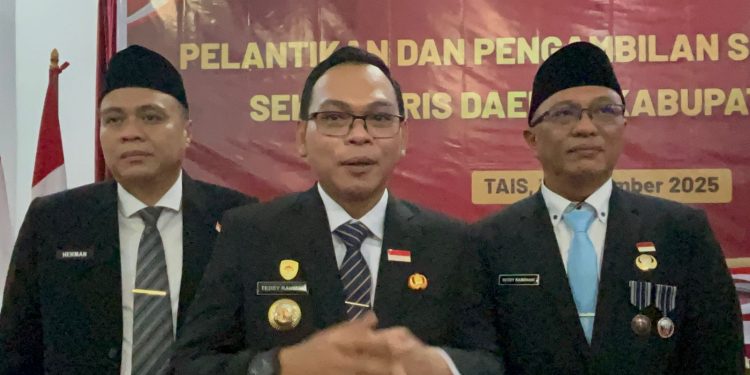 Usai Dilantik, Bupati Seluma Minta Sekda Baru Benahi dan Tata Ulang Birokrasi