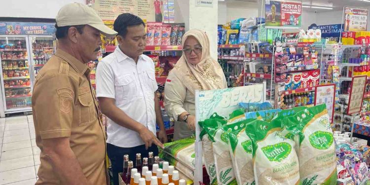 Cegah Lonjakan Harga, Tipidter Polres Bengkulu Selatan Cek Stok Pangan di Pasar Tradisional hingga Supermarket