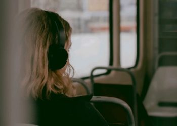 Penyuka Musik Mellow Perlu Tahu Ini! Cek Ciri Kepribadian di Sini