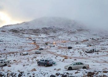 Akhir 2025 Salju Turun di Arab saudi, Ini yang Terjadi