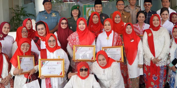 Peringatan Hari Ibu ke-97, Pemprov Bengkulu Berikan Penghargaan Perempuan Inspiratif