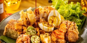 6 Street Food Indonesia Ini Wajib Dicoba, Enak dan Populer hingga Kini!