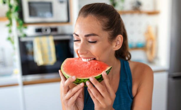 Tersimpan Kandungan FODMAP, Ini 5 Efek Samping Konsumsi Buah Semangka Secara Berlebihan