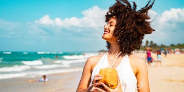 Air Kelapa Muda Tawarkan 8 Manfaat Istimewa untuk Kesehatan Wanita, Cek Disini!