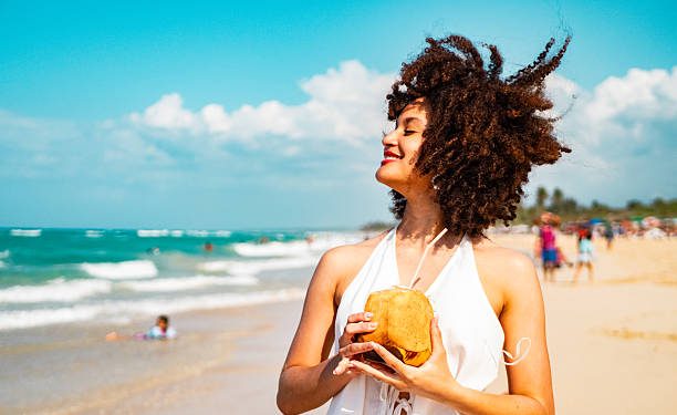 Air Kelapa Muda Tawarkan 8 Manfaat Istimewa untuk Kesehatan Wanita, Cek Disini!