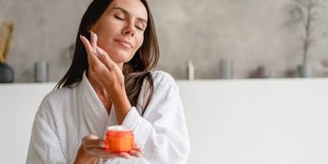 Manfaatkan Susu Putih Sebagai Bahan Alami Perawatan Kulit, Ada Kandungan AHA-nya