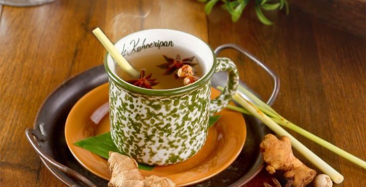 Dapat Hangatkan Tubuh, Cek Cara Membuat Minuman Sehat Sereh di Sini