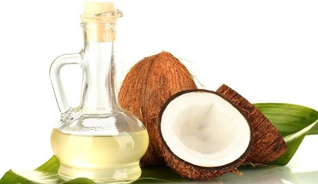 Atasi Ketombe di Rambutmu dengan Gunakan Minyak Kelapa, Ini Manfaatnya untuk Rambut