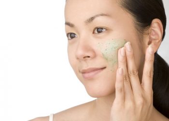 5 Rekomendasi Exfoliating Gel Mask Lokal, Bikin Wajah Cerah dan Halus Seketika