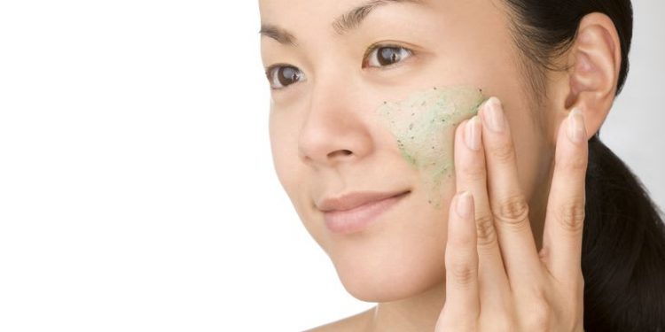 5 Rekomendasi Exfoliating Gel Mask Lokal, Bikin Wajah Cerah dan Halus Seketika