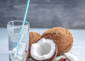Baik untuk Nutrisi Rambut, Ini Manfaat Air Kelapa yang Perlu Diketahui!