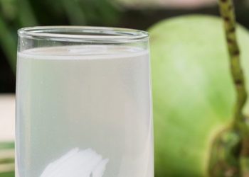 Manfaat Lain Konsumsi Air Kelapa untuk Bumil, Menyehatkan! Ampuh Mencegah Hipoglikemia