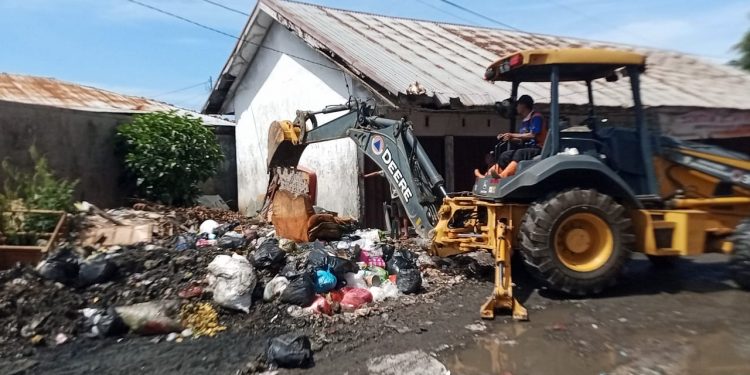 Kerap Jadi Tempat Pembuangan Liar, Pemkot Bengkulu Serius Atasi Sampah di Kawasan Pasar Barukoto