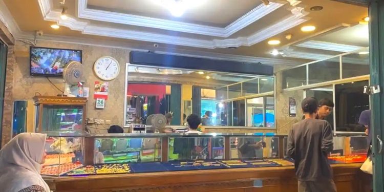 Harga Emas di Pasar Ampera Bengkulu Selatan Naik, Kini Rp2.500.000 per Gram