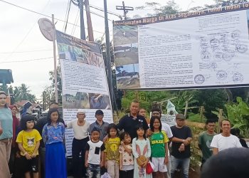 Warga Timur Indah Bentang Spanduk Tolak Penimbunan FABA di Tengah Permukiman