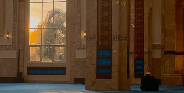 6 Cara Menghadapi Fitnah Akhir Zaman Menurut Islam, Bekal Iman agar Tetap Selamat