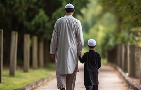 Begini Cara Memuliakan Orang Tua Menurut Islam, Amalan agar Hidup Penuh Berkah