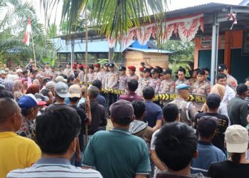 Ratusan Warga Keban Agung I Serbu Kantor Desa, Tuntut Kades Lengser dari Jabatan