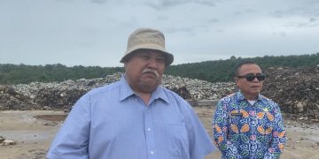 Ada 1 Alat Berat, Pemkab BS Tambahkan Loader Bantu Proses Penataan Sampah di TPA Kayu Arau