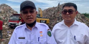 Buka Akses Jalan yang Tertutup Sampah, Pemkot Turunkan 4 Alat Berat