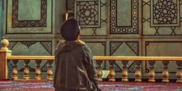 Doa dan Manfaat Mendengarkan Azan Menurut Islam, Seruan yang Sering Terdengar Sehari-hari