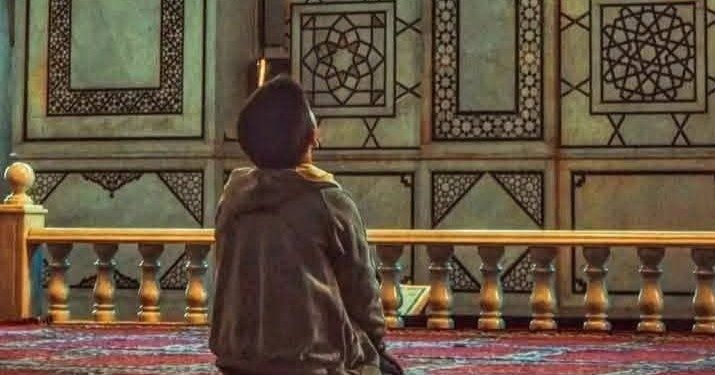 Doa dan Manfaat Mendengarkan Azan Menurut Islam, Seruan yang Sering Terdengar Sehari-hari