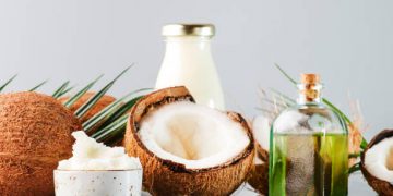 Rambutmu Rontok? Coba Atasi dengan Minyak Kelapa, Begini Caranya!