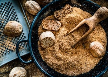 Tidak Baik Bagi Kesehatan! Ini Sederet Efek Samping Konsumsi Buah Pala Berlebihan