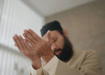 Bacaan Doa Nabi Adam Lengkap dengan Artinya untuk Memohon Ampunan Allah SWT, Ayo Bertaubat Sebelum Terlambat!