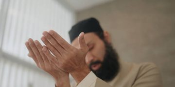 Bacaan Doa Nabi Adam Lengkap dengan Artinya untuk Memohon Ampunan Allah SWT, Ayo Bertaubat Sebelum Terlambat!