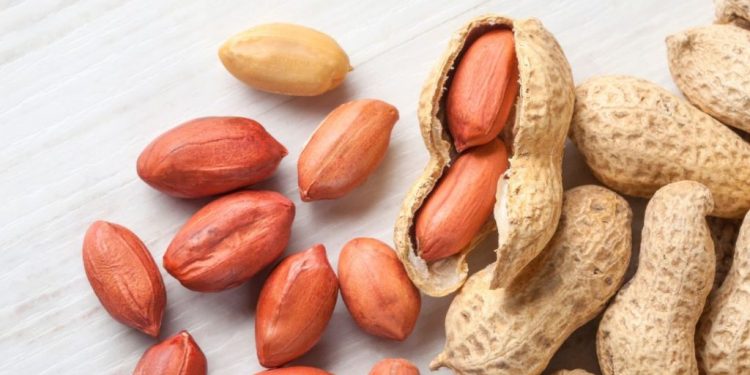 Ketahui 5 Efek Samping Konsumsi Kacang Tanah Berlebihan, Bikin Berat Badan Naik