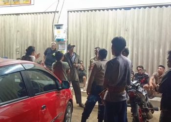 Warga Talang Dantuk Seluma Gagalkan Aksi Penipuan Jual Beli Mobil, Ban Mobil Pelaku Dikempeskan Massa