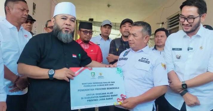 Pemprov Bengkulu Salurkan Bantuan Rp 379 Juta Ke Bencana Longsor Bandung Barat