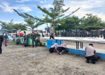 Jalankan Instruksi Presiden, Kodim dan Polres Seluma Gotong Royong Bersihkan Alun-alun Tais