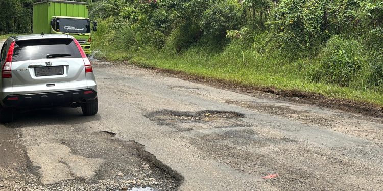 Hanya Tahan Hitungan Minggu, Warga Seluma Sebut Perbaikan Jalinbar Cuma Formalitas Tambal Sulam