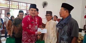 Pemprov Bengkulu Bersama Baznas Santuni Penghuni Panti Tresna Werdha, Serahkan Bantuan Sembako