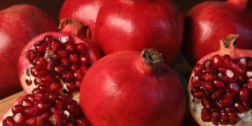 Cek di Sini! 7 Manfaat Konsumsi Buah Delima untuk Kesehatan Tubuh, Sayang Dilewatkan