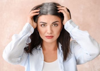 Cek di Sini! Hukum Mencabut Uban dalam Islam, Bolehkah atau Dilarang?