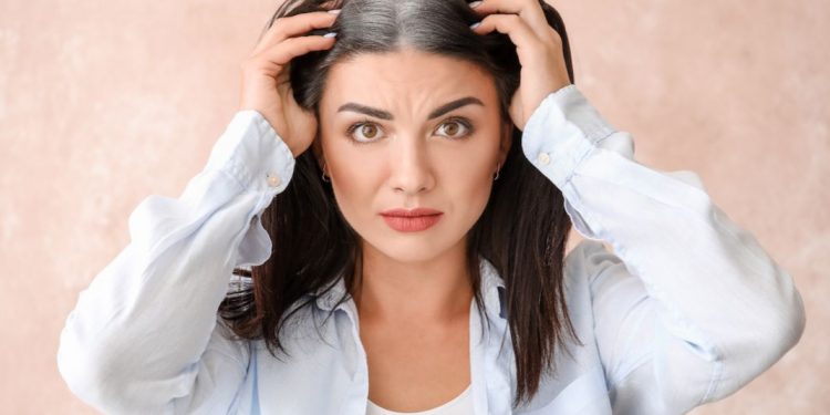 Cek di Sini! Hukum Mencabut Uban dalam Islam, Bolehkah atau Dilarang?