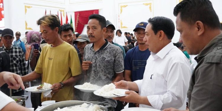 Undang Driver Sampah ke Balai Merah Putih, Walikota Sampaikan Permohonan Maaf, Janjikan Perbaikan TPU