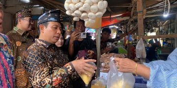 Dukung PKL di Pasar Panorama, Walikota Bengkulu Ajak ASN Berbelanja di Pasar