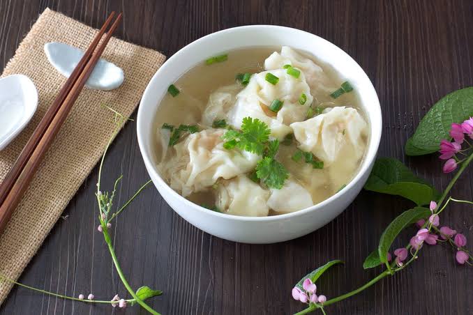 Resep Sup Pangsit Ayam Rebus Kuah Bening Segar dan Praktis