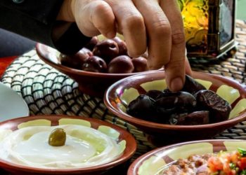 Tips Menu Makan Sahur Saat Bangun Terlambat, Perlu Tahu! Tetap Kenyang Meski Waktu Mepet